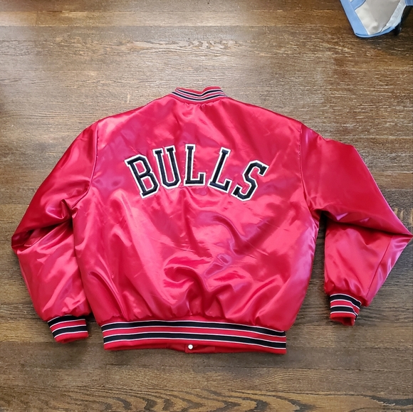 Vintage 1980's/1990's Men's Chicago Bulls Red Satin Swingster Jacket Size XL USA - Picture 5 of 7